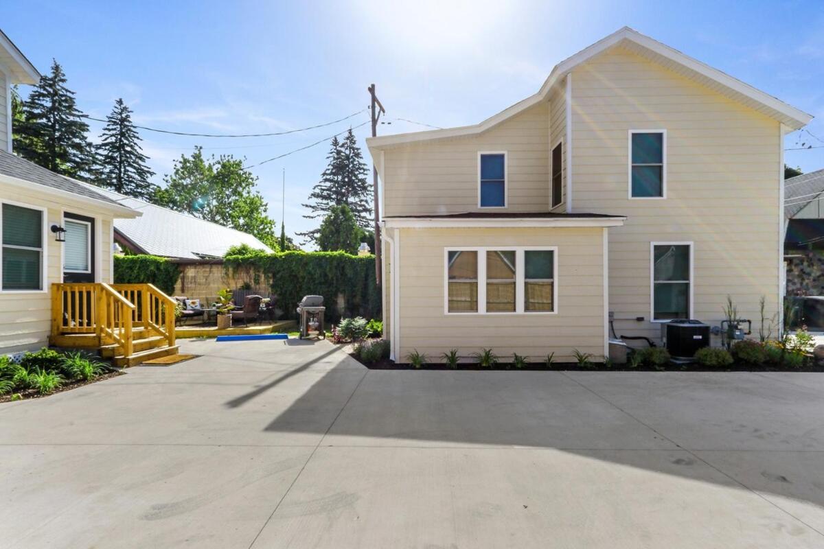 White House On Wisconsin-Carriage House - Renovated Colonial Revival -Steps To Main St - Parking For 2 Villa Lake Geneva Buitenkant foto